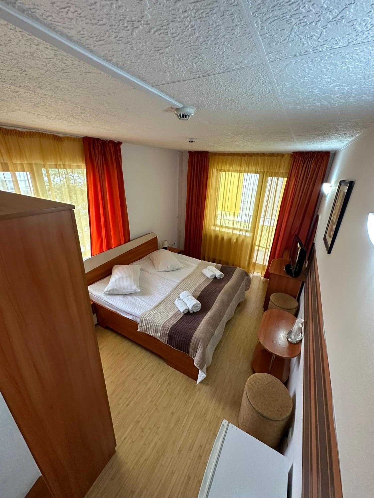 Restaurant Motel Dolorean Sacele Bagian luar foto
